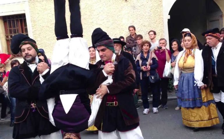 Venerdì dalle 21, la terrazza del Bastione Saint Remy a Cagliari si trasformerà in un grande spazio dedicato a launeddas, balli sardi e musica isolana