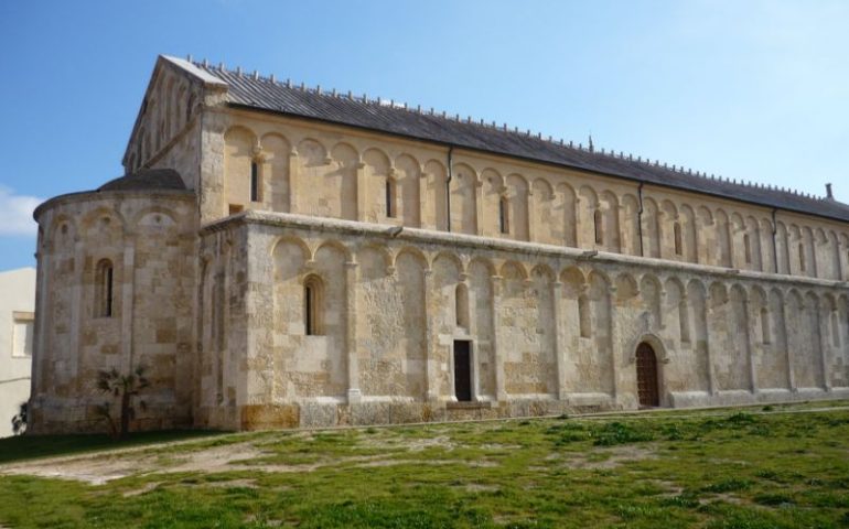 Erosione e degrado: la basilica romanica di San Gavino a Porto Torres rischia di crollare