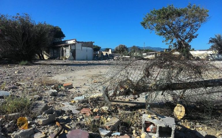 Rinasce la Bussola. Sono cominciati  i lavori di demolizione e di ricostruzione di uno dei locali più famosi del litorale quartese