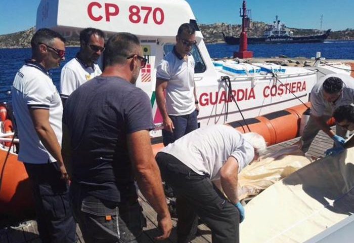 Guardia Costiera soccorre bagnante la maddalena