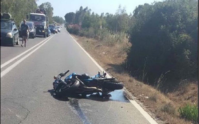 Giovane motociclista ricoverato in ospedale dopo lo scontro con un furgone