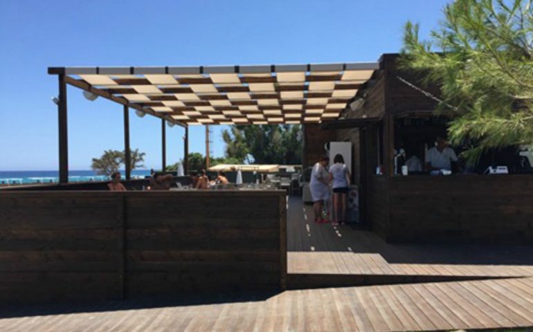 Costa Rei, fiamme al chiosco “Sporting Buddha”: distrutto il locale inaugurato quest’estate