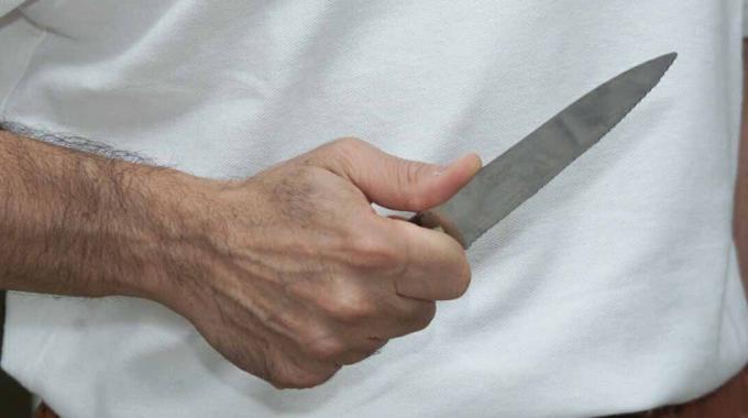 Raptus di follia a Quartu, uccide la madre a coltellate: 56enne fermato dalla Polizia