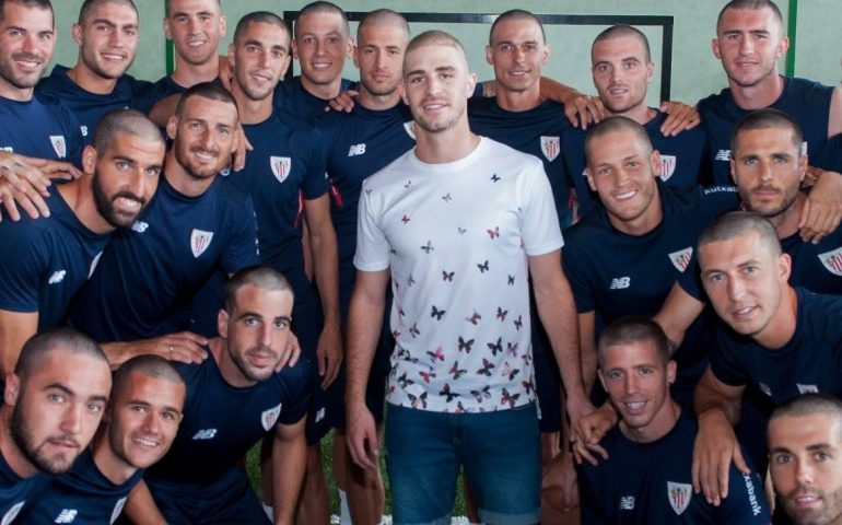 Splendido gesto per Yeray Alvarez malato di cancro: i compagni di squadra dell’Athletic Bilbao si sono rasati per solidarietà