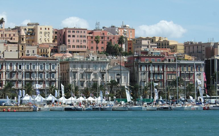 Cagliari, ad agosto comincia la fase sperimentale di via Roma, lato Portici, chiusa al traffico