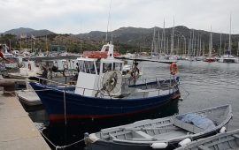 Pescherecci nel porto di Teulada