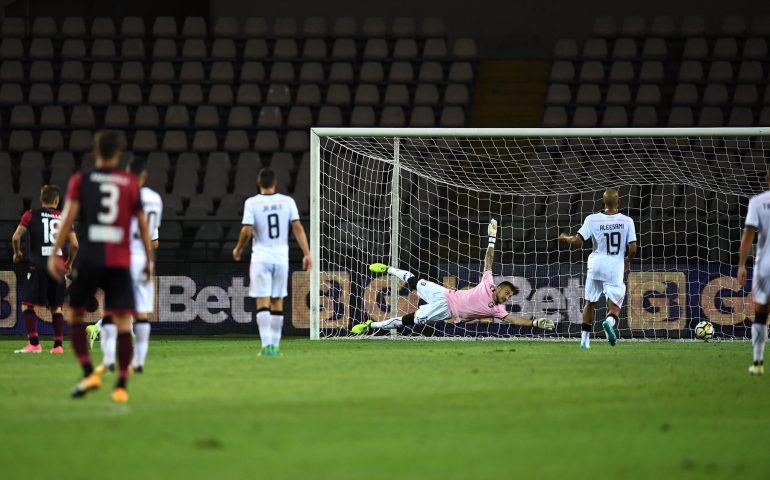 Coppa Italia, il Cagliari supera il Palermo ai rigori 5-3 (1-1) e accede al quarto turno. Decisivo Cragno con un penalty parato, Cossu dà la gioia finale ai rossoblù