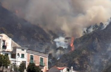 incendio narbolia is arenas cameriere ucraino denunciato porsche