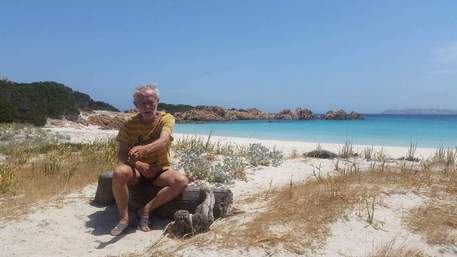 Sfrattato da Budelli: l’80enne custode dell’isola dovrà lasciare il suo paradiso