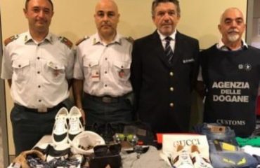 Cagliari Dogane merce contraffatta