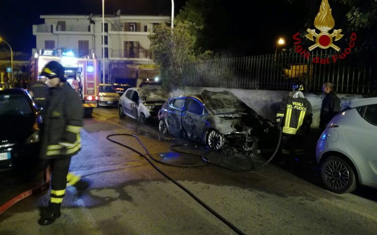 sestu auto in fiamme