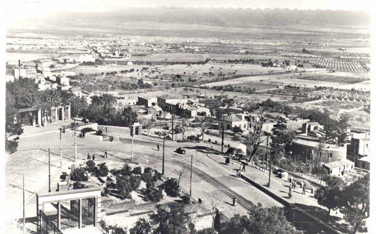 La Cagliari che non c’è più, S’Avanzada e i Giardini Pubblici nel 1950: dopo Villanova solo campi e campagna