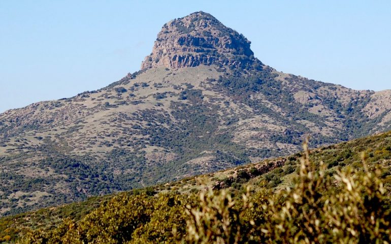 Lo sapevate? Sul monte Arcuentu è possibile visitare le rovine di un castello medievale