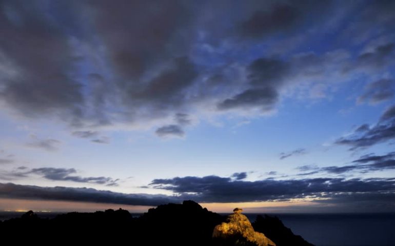 Tempo instabile in Sardegna: l’autunno porta nuvolosità più densa, qualche piovasco e temperature in leggero calo da domani