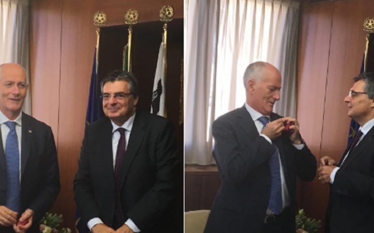 Il Capo della Polizia Gabrielli con il presidente del Consiglio regionale Ganau - Foto Consiglio regionale della Sardegna (Twitter)