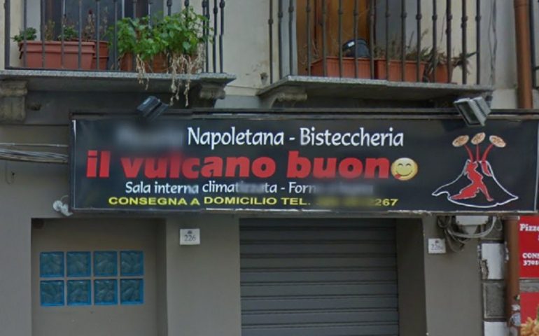 Pizzeria Il Vulcano Buono attentato incendiario