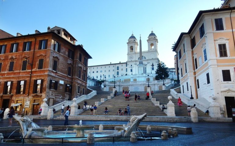 La scalinata di Trinità dei monti a piazza di Spagna - Roma