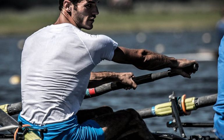 Stefano Oppo, il campione sardo di canottaggio, in partenza per i mondiali