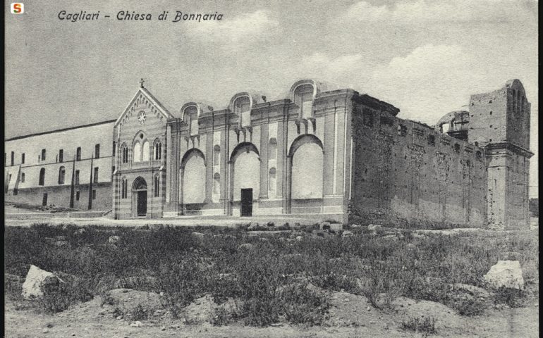 La Cagliari che non c’è più, una rara immagine dei primi del Novecento: la basilica di Bonaria in costruzione