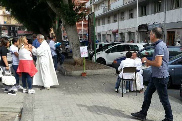 L’evangelizzazione fuori dalle chiese: l’invito del Papa è stato raccolto alla perfezione da Don Enrico Porcu