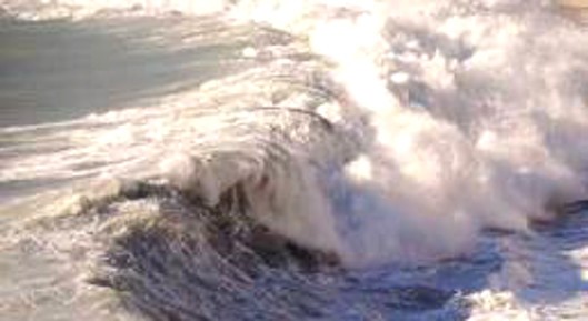 Lo sapevate? In Sardegna nel 2013 è stata registrata l’onda più alta di sempre in Italia: 10,5 metri