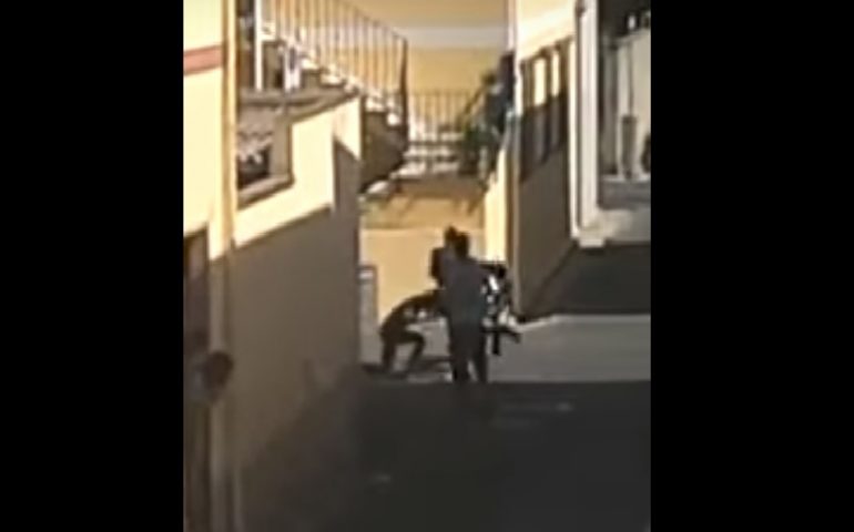 Rissa ad Assemini tra nigeriani (VIDEO). Il pestaggio è avvenuto ieri mattina ed è stato ripreso da un balcone