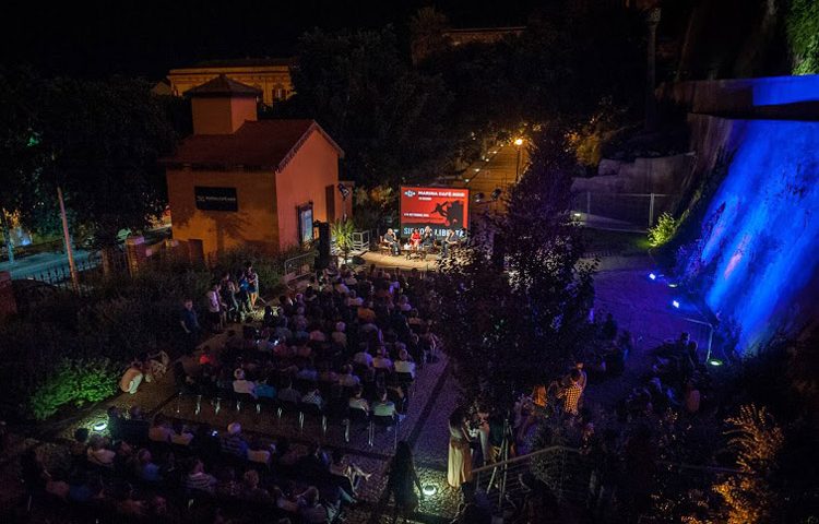 Marina Cafè Noir, terzo e ultimo giorno nel giardino del Terrapieno. Alle 23 la festa finale