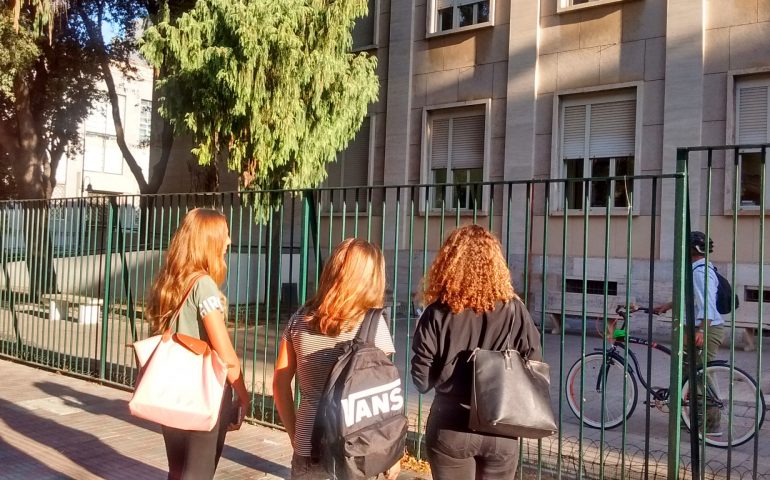 Oggi riapre la Scuola. 207 mila studenti sardi tornano sui banchi