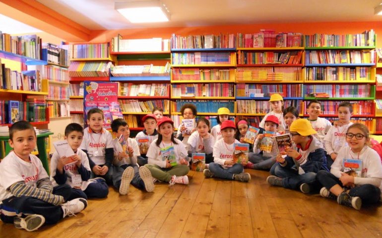 La biblioteca comunale di Assemini: non solo libri in prestito ma anche festival, aggregazione e progetti per la crescita dei bambini
