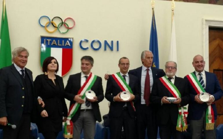 Cagliari città europea dello sport 2017 per l'Italia (Yuri Marcialis con i rappresentanti delle altre città candidate) - Foto di Yuri Marcialis