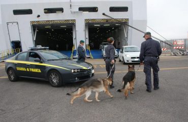 Finanza olbia cani ovuli cocaina porto olbia