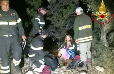 Intervento dei vigili del fuoco a Cala Luna, soccorsi due anziani escursionisti francesi