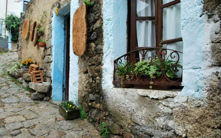Troppe case vuote in Sardegna e paesi che scompaiono. Cna: “Promuovere gli alberghi diffusi”