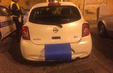 auto con targa coperta per evitare di pagare la ztl