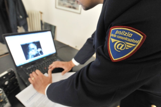 bolzano rete pedofili pedopornografia due sardi indagati oristano sassari polizia postale cagliari