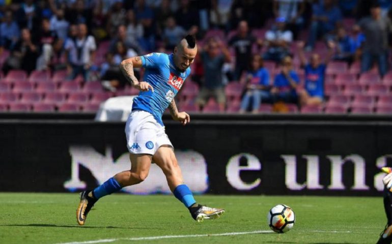 Cagliari, al San Paolo non c’è partita: il Napoli si impone facilmente per 3-0 grazie ai gol di Hamsik, Mertens e Koulibaly