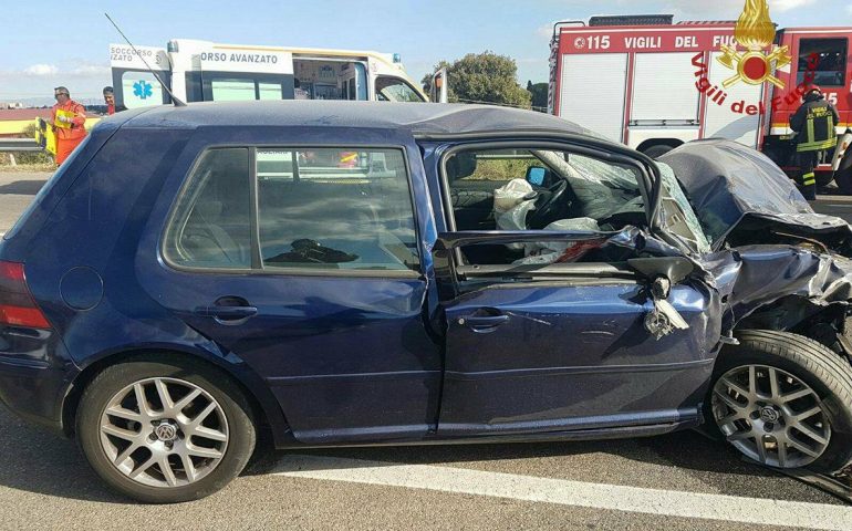 Brutto incidente nel pomeriggio ad Assemini sulla strada Pedemontana: due vetture coinvolte, quattro feriti, due sono molto gravi