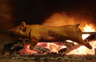 La ricetta Vistanet di oggi: il maialetto arrosto, piatto sardo più famoso nel Mondo
