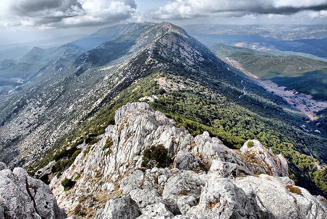 Montalbo, turista tedesca si perde nelle campagne di Lula: non si hanno sue notizie da due giorni