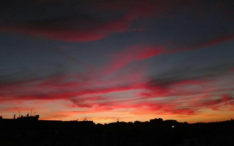 Quattro foto per quattro tramonti diversi a Cagliari: oggi in città il cielo e il sole hanno offerto uno splendido spettacolo (VIDEO e FOTO)