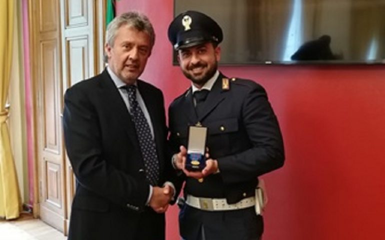 Alessio Mastrogiacomo con il questore di Torino Angelo Sanna - Foto Questura di Torino