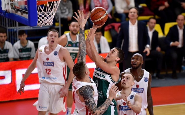 La Dinamo Sassari vicina all’eliminazione in Champions League, sconfitta ai supplementari in Lituania