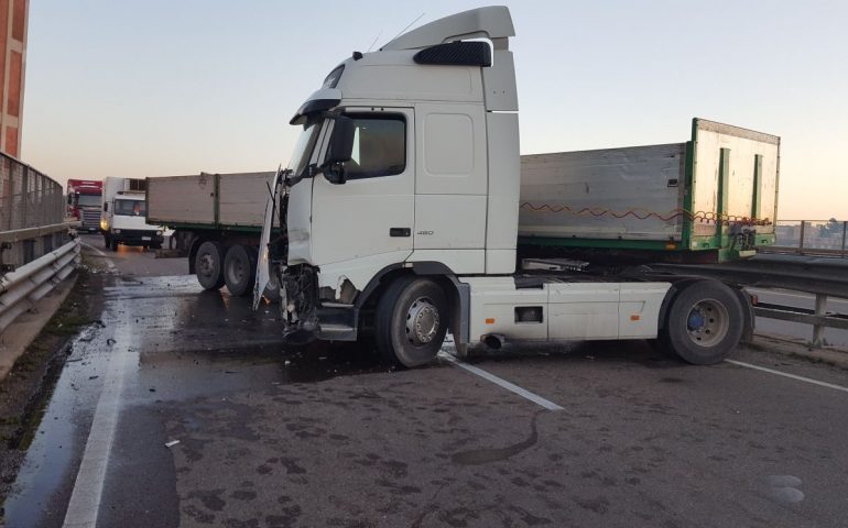 Camion incidente 195 polizia municipale