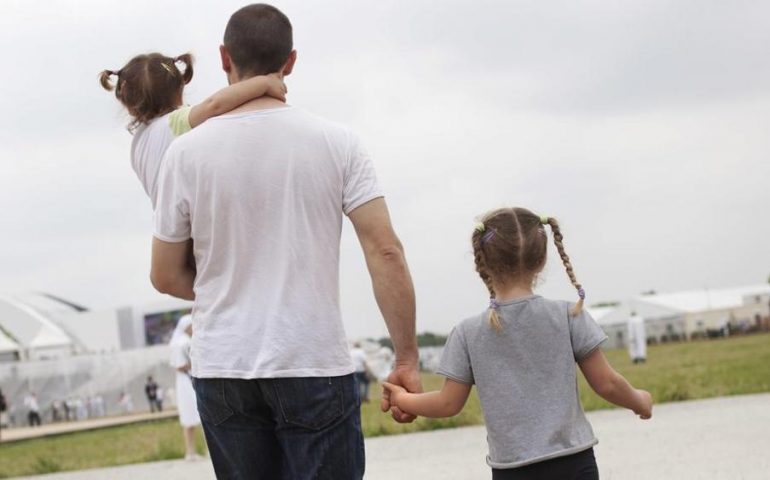 Risalente a un padre divorziato più anziano