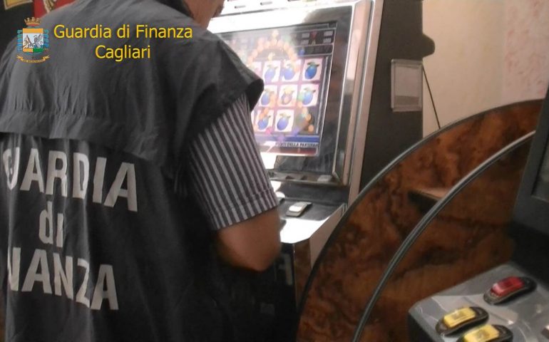 Gioci macchinette videopoker sequestrati guardia di finanza