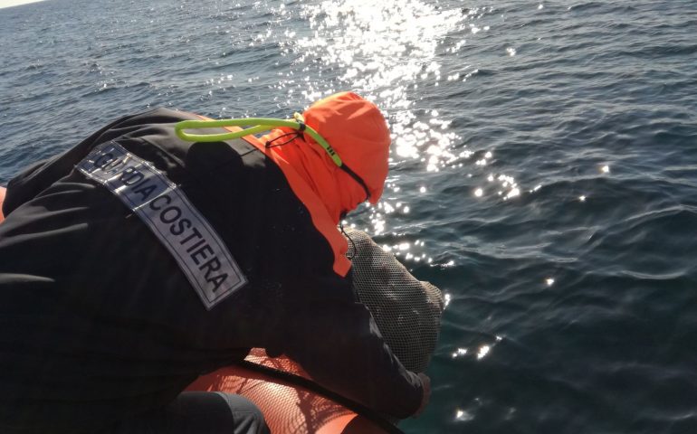 Capoterra, due pescatori di ricci sanzionati dalla Guardia Costiera. Sequestrati 500 esemplari