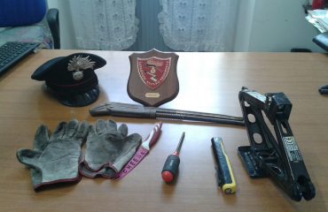 Posto di blocco villamar arnesi da scasso carabinieri