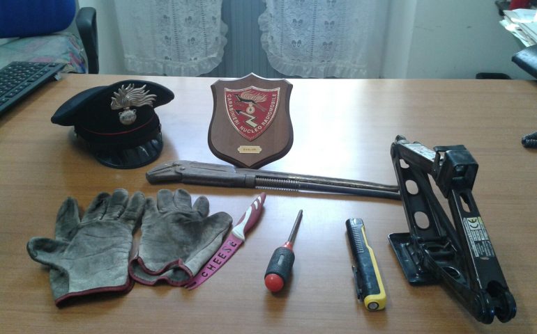 Posto di blocco villamar arnesi da scasso carabinieri
