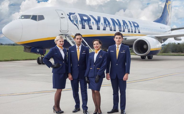 LAVORO a Cagliari. Ryanair cerca assistenti di volo: giornata di reclutamento a Cagliari