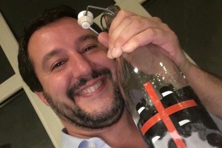 Salvini con il mirto